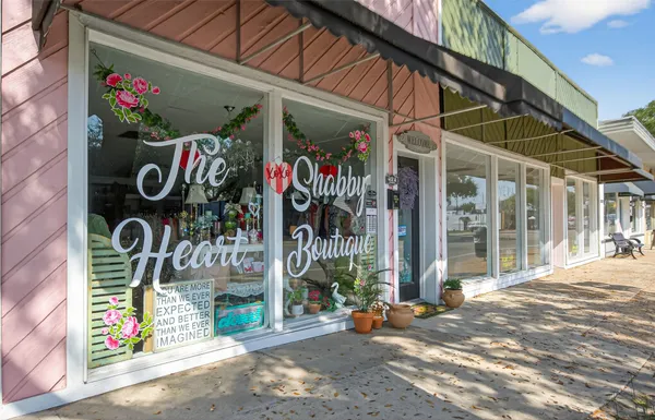 $299,995 | 214 Texas Street, Tomball, TX 77375