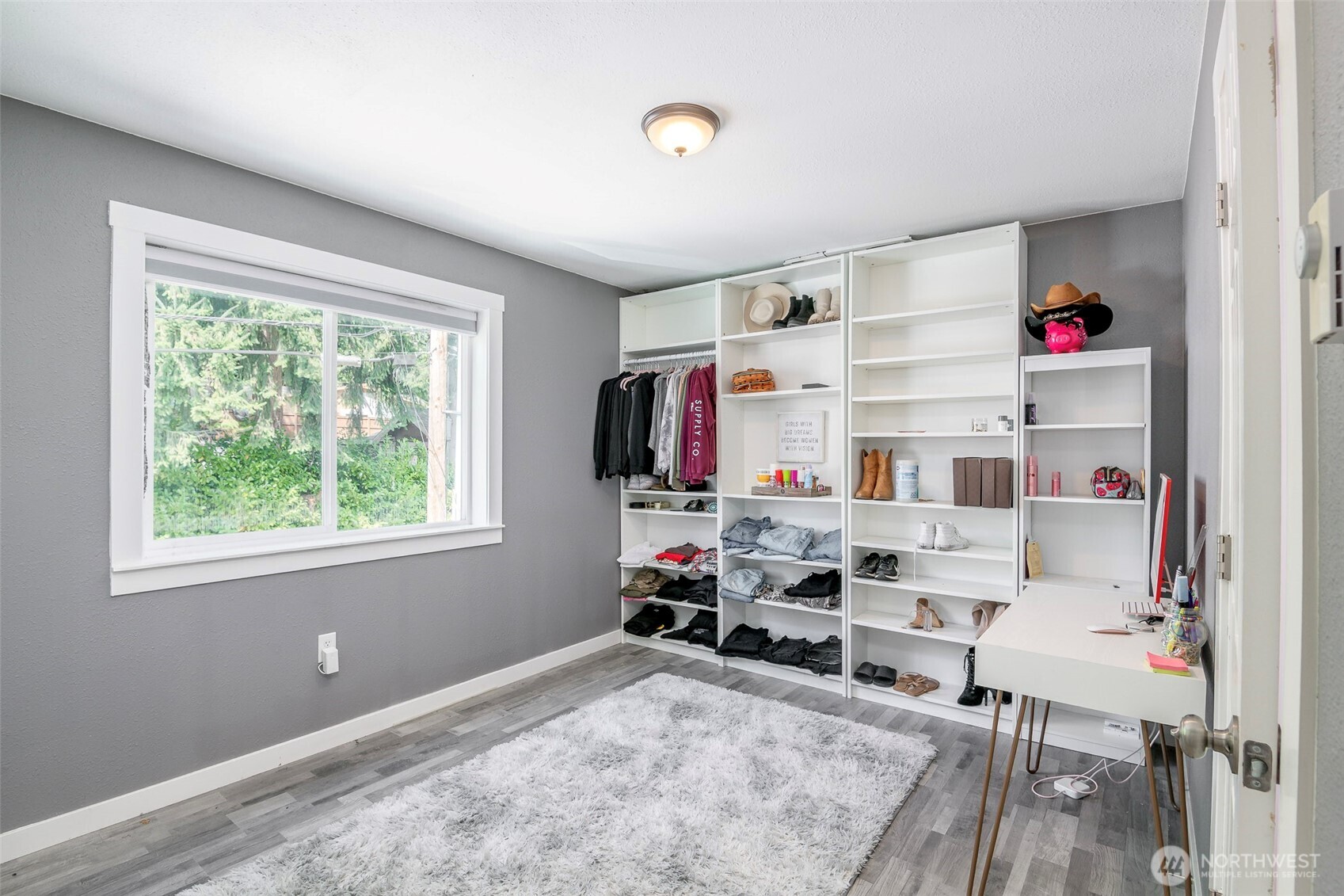 3506 South Tyler Street Tacoma, WA 98409 - Photo 11 of 32 a workspace with furniture and a window