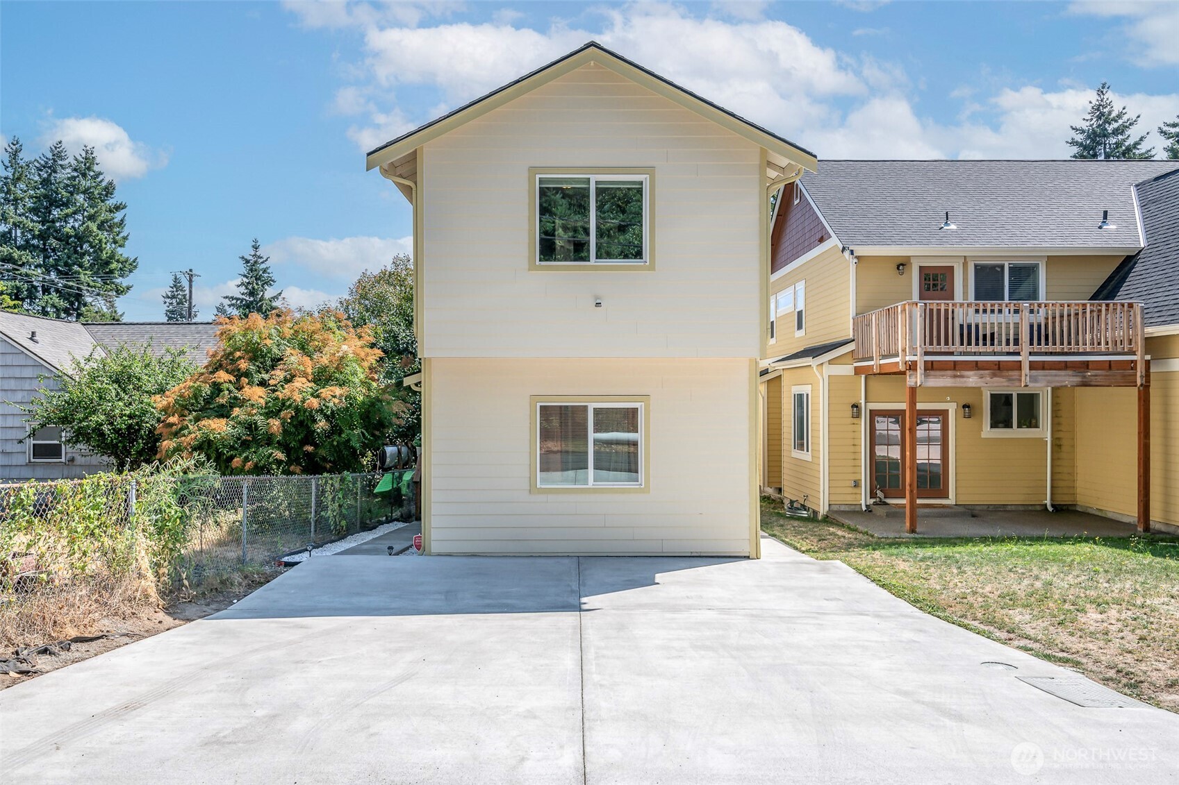 3506 South Tyler Street Tacoma, WA 98409 - Photo 31 of 32 a view of a yard in front view of a house
