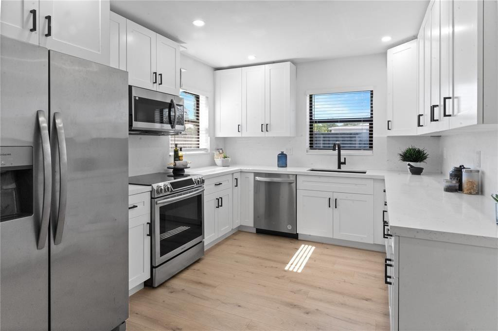 48 Southeast 7th Street Dania, FL 33004 - Photo 12 of 47 Photo 12