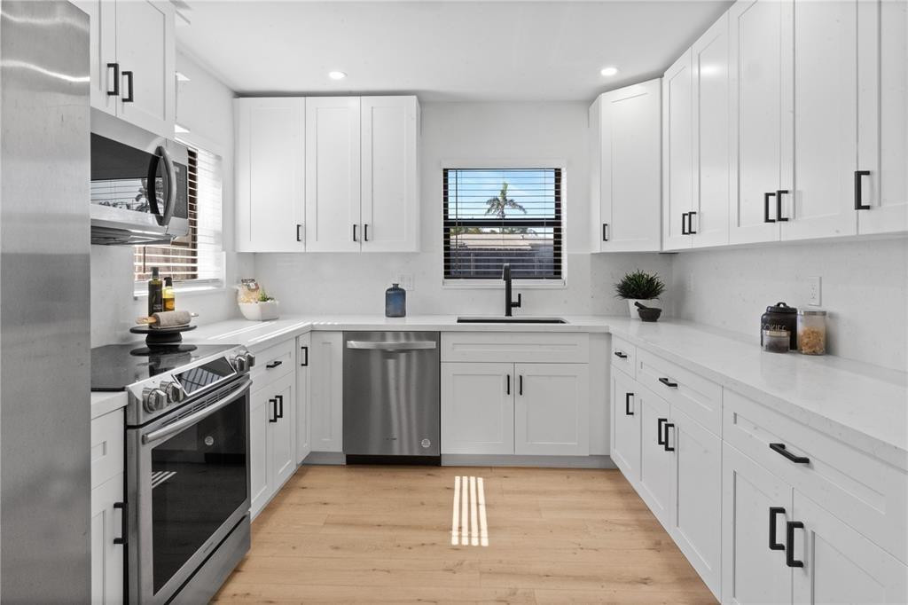 48 Southeast 7th Street Dania, FL 33004 - Photo 14 of 47 Photo 14