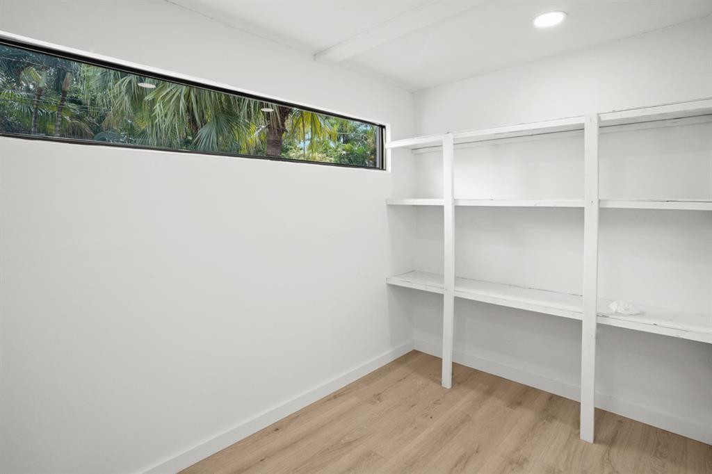 48 Southeast 7th Street Dania, FL 33004 - Photo 34 of 47 Photo 34