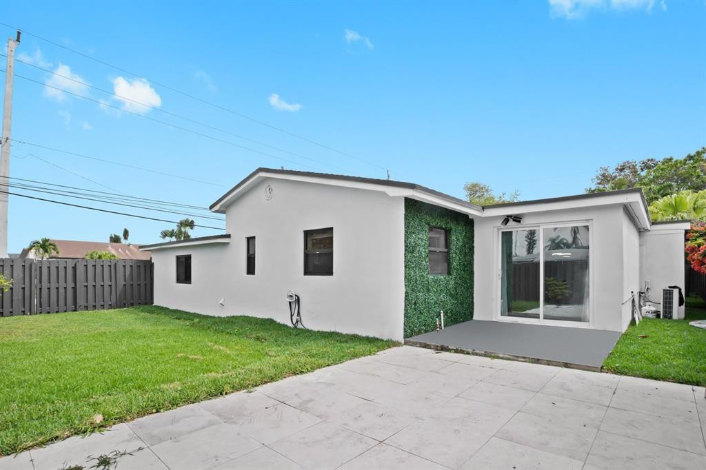 48 Southeast 7th Street Dania, FL 33004 - Photo 38 of 47 Photo 38