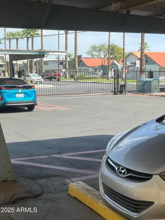 $1,800 | 353 East Thomas Road, Unit C104, Phoenix, AZ 85012