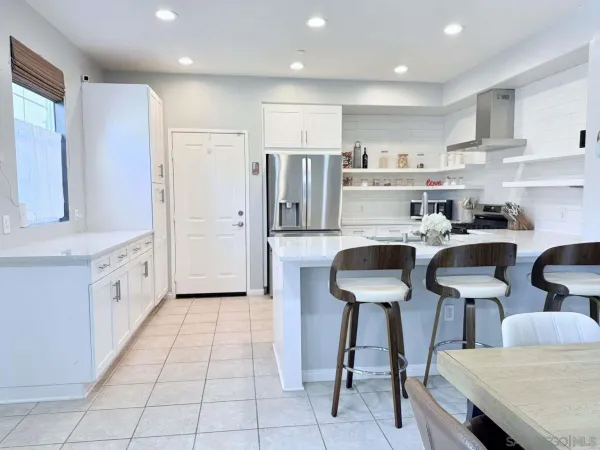 $784,999 | 3014 North Oxnard Boulevard, Oxnard, CA 93036