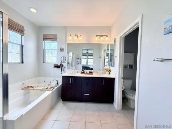 $784,999 | 3014 North Oxnard Boulevard, Oxnard, CA 93036