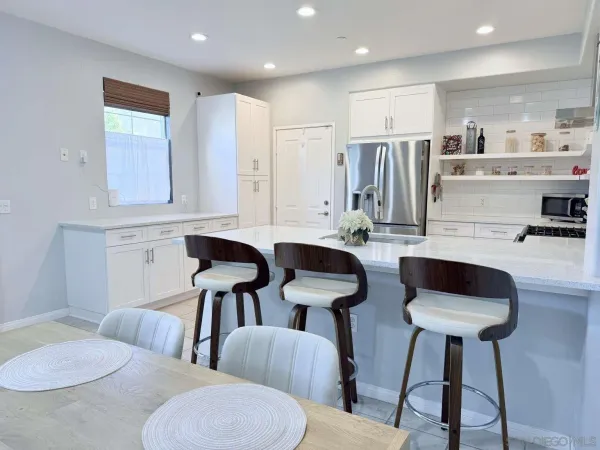 $784,999 | 3014 North Oxnard Boulevard, Oxnard, CA 93036