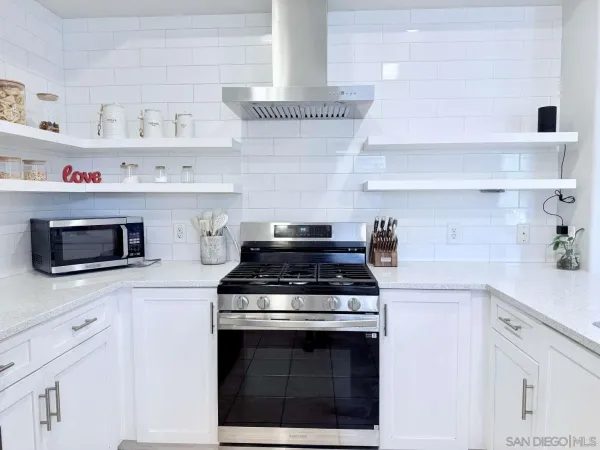 $784,999 | 3014 North Oxnard Boulevard, Oxnard, CA 93036