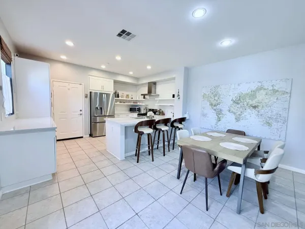 $784,999 | 3014 North Oxnard Boulevard, Oxnard, CA 93036