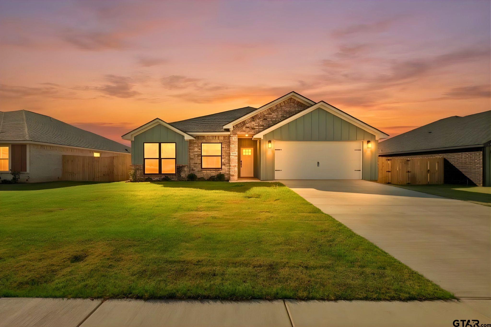 16529 Crossing Circle Lindale, TX 75771 - Photo 1 of 30
