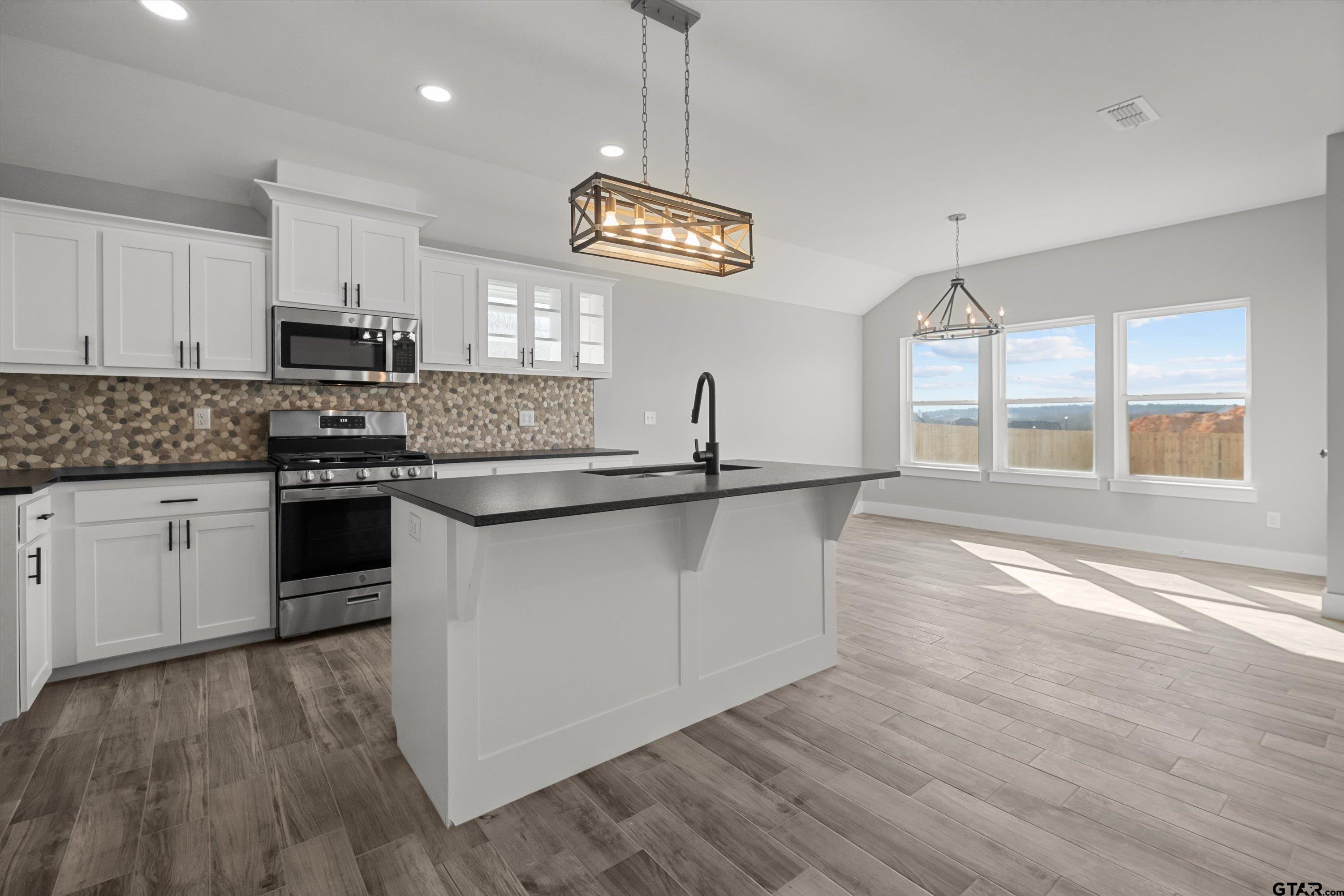 16529 Crossing Circle Lindale, TX 75771 - Photo 11 of 21