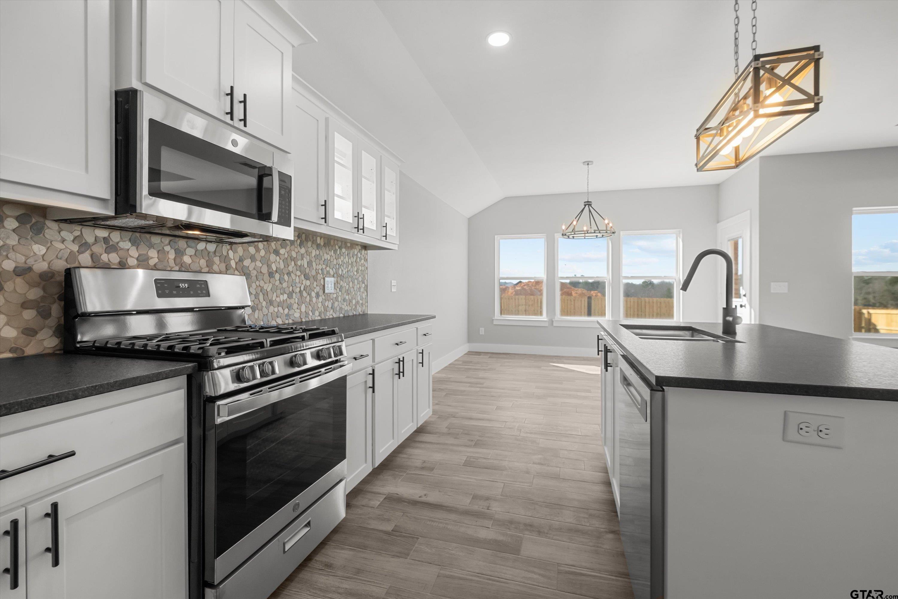 16529 Crossing Circle Lindale, TX 75771 - Photo 12 of 21