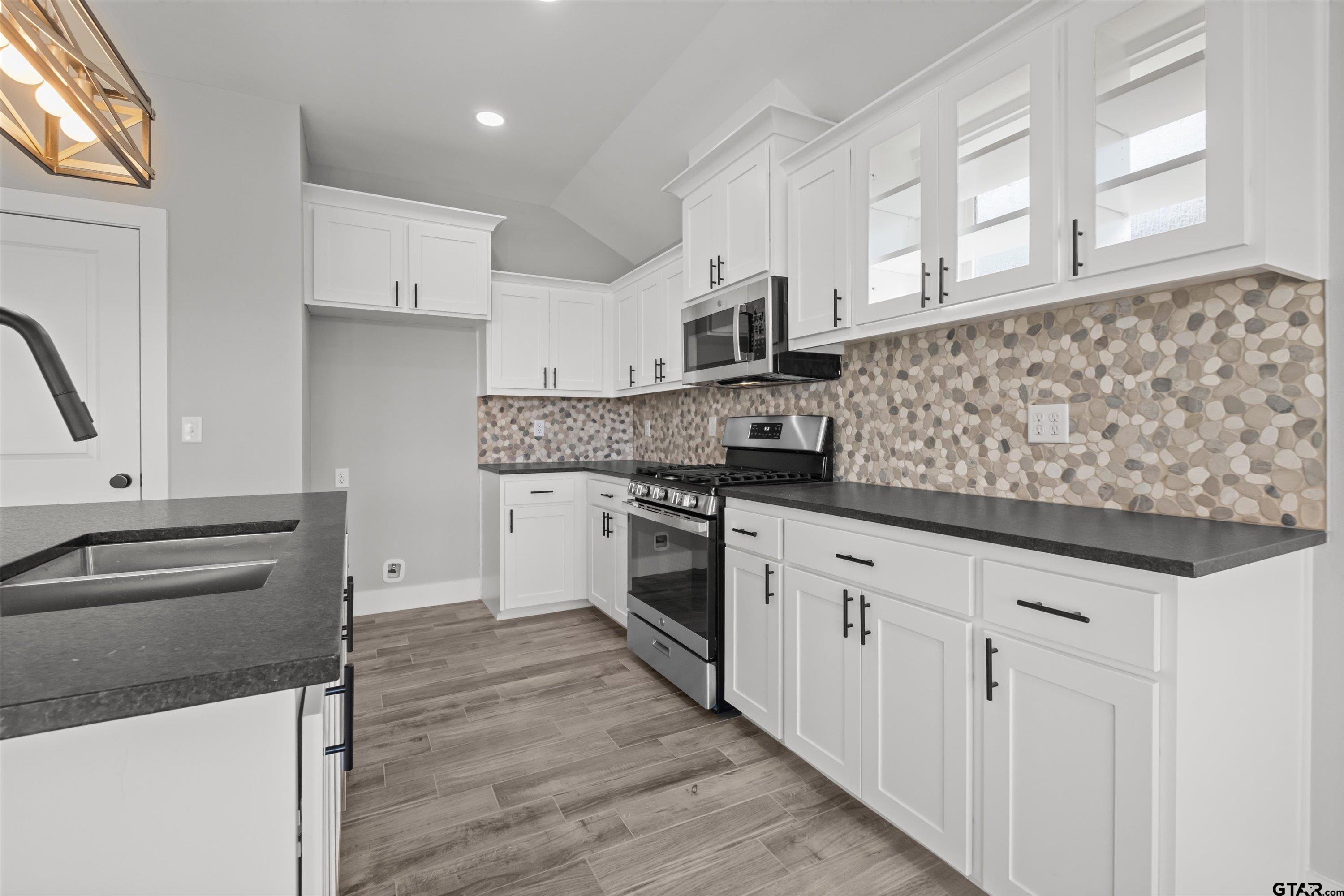 16529 Crossing Circle Lindale, TX 75771 - Photo 10 of 21