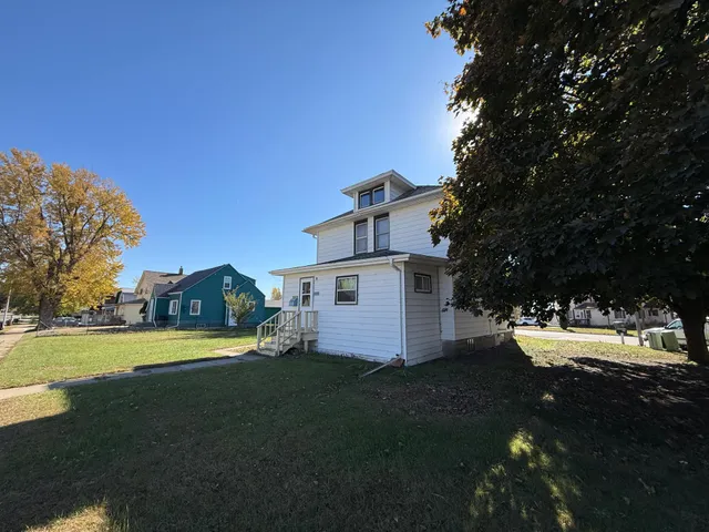 $239,900 | 1308 East Avenue, Worthington, MN 56187