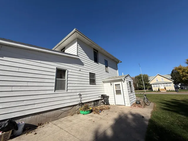 $239,900 | 1308 East Avenue, Worthington, MN 56187