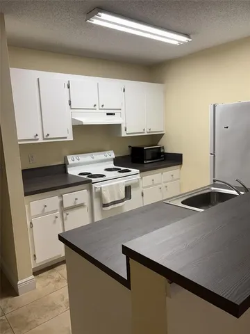 $1,700 | 1529 Meadows Circle, Boynton Beach, FL 33436