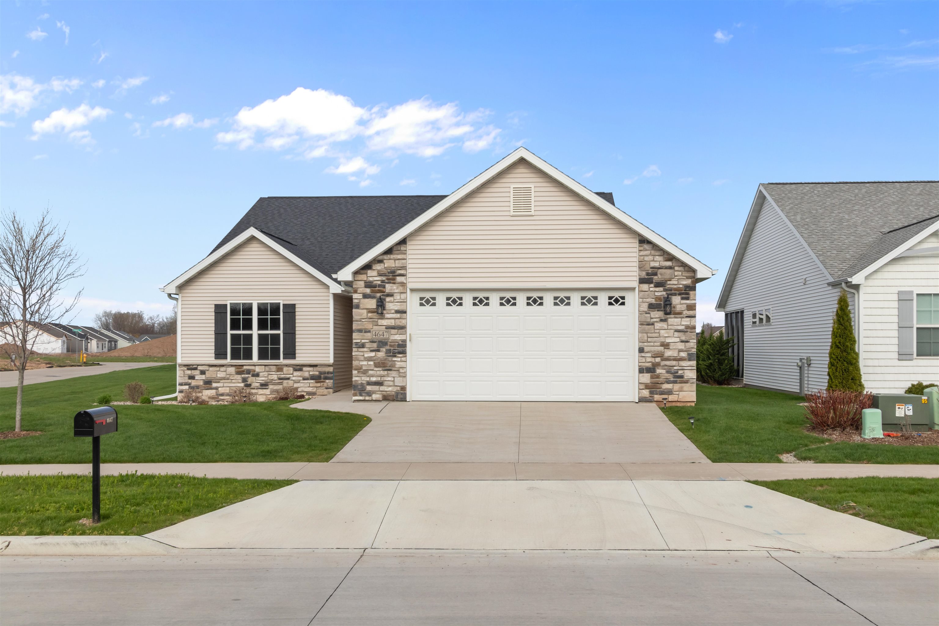 4647 North Cherryvale Avenue Appleton, WI 54913 - Photo 2 of 57