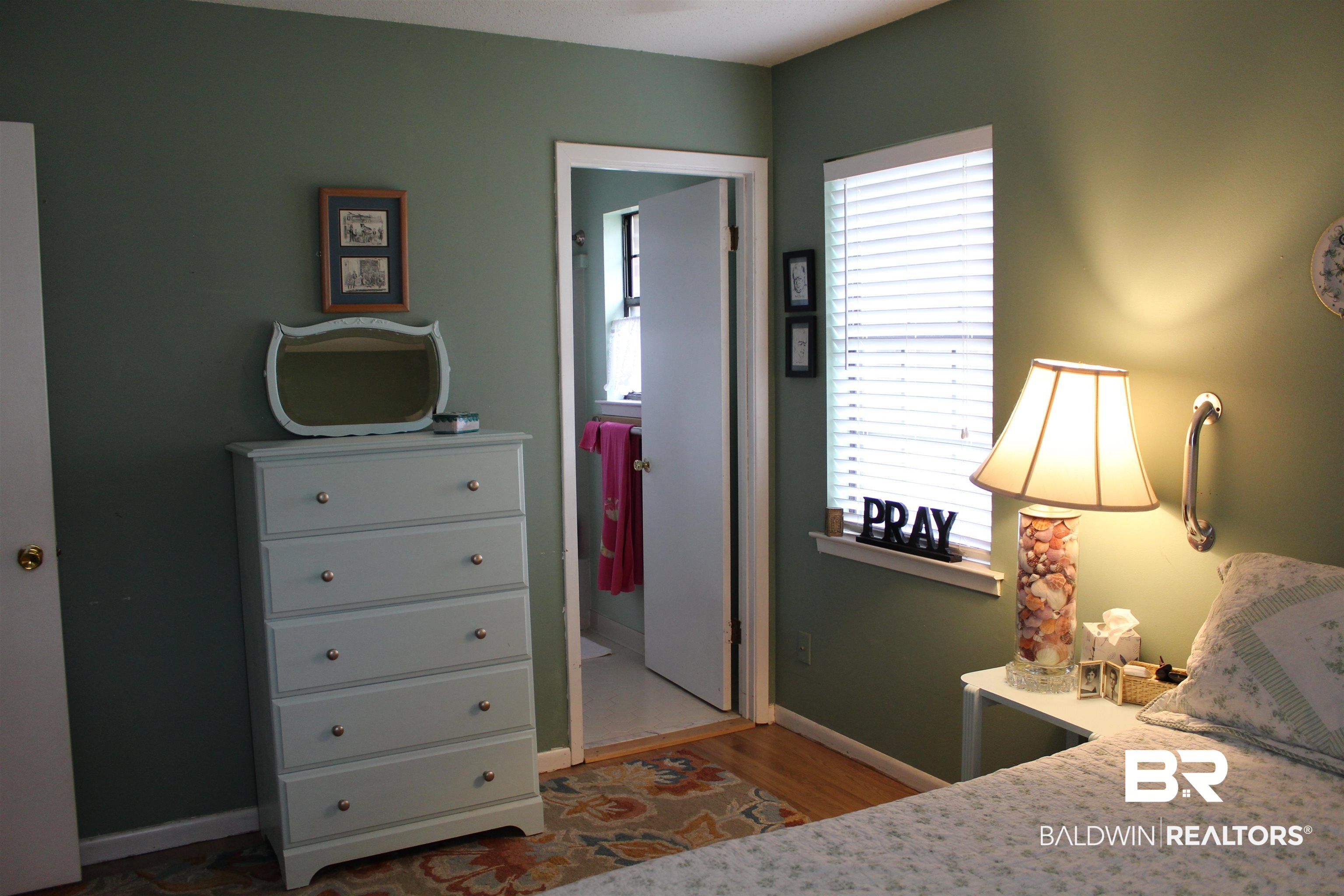 10410 Longview Drive Foley, AL 36535 - Photo 8 of 15 Master BR connecting Bath