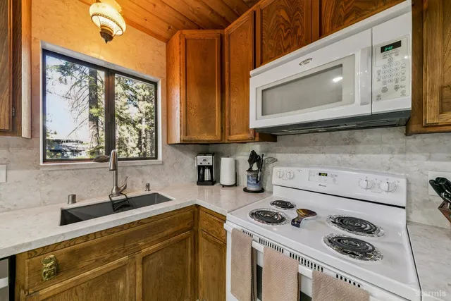 $775,000 | 1851 Ibache Street, South Lake Tahoe, CA 96150