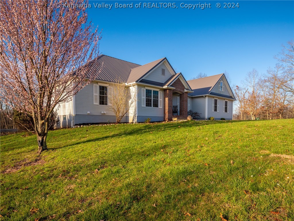 1887 Dry Ridge Road Milton, WV 25541 - Photo 3 of 32 Gallery Image 3
