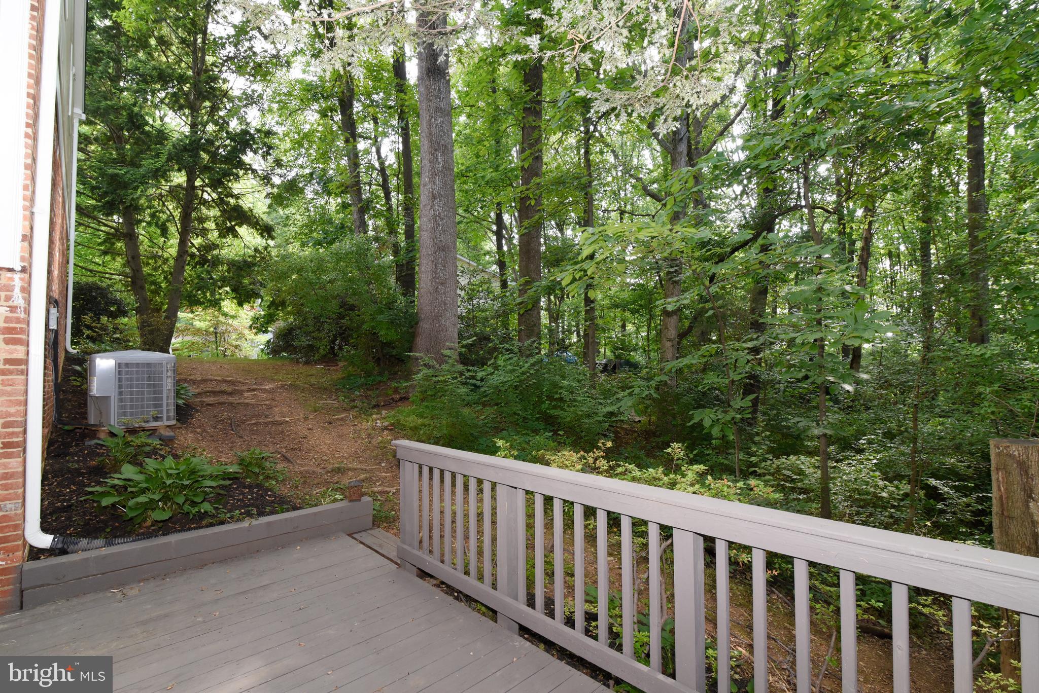 1718 Saddle Ridge Court Vienna, VA 22182 - Photo 39 of 45 Side deck area