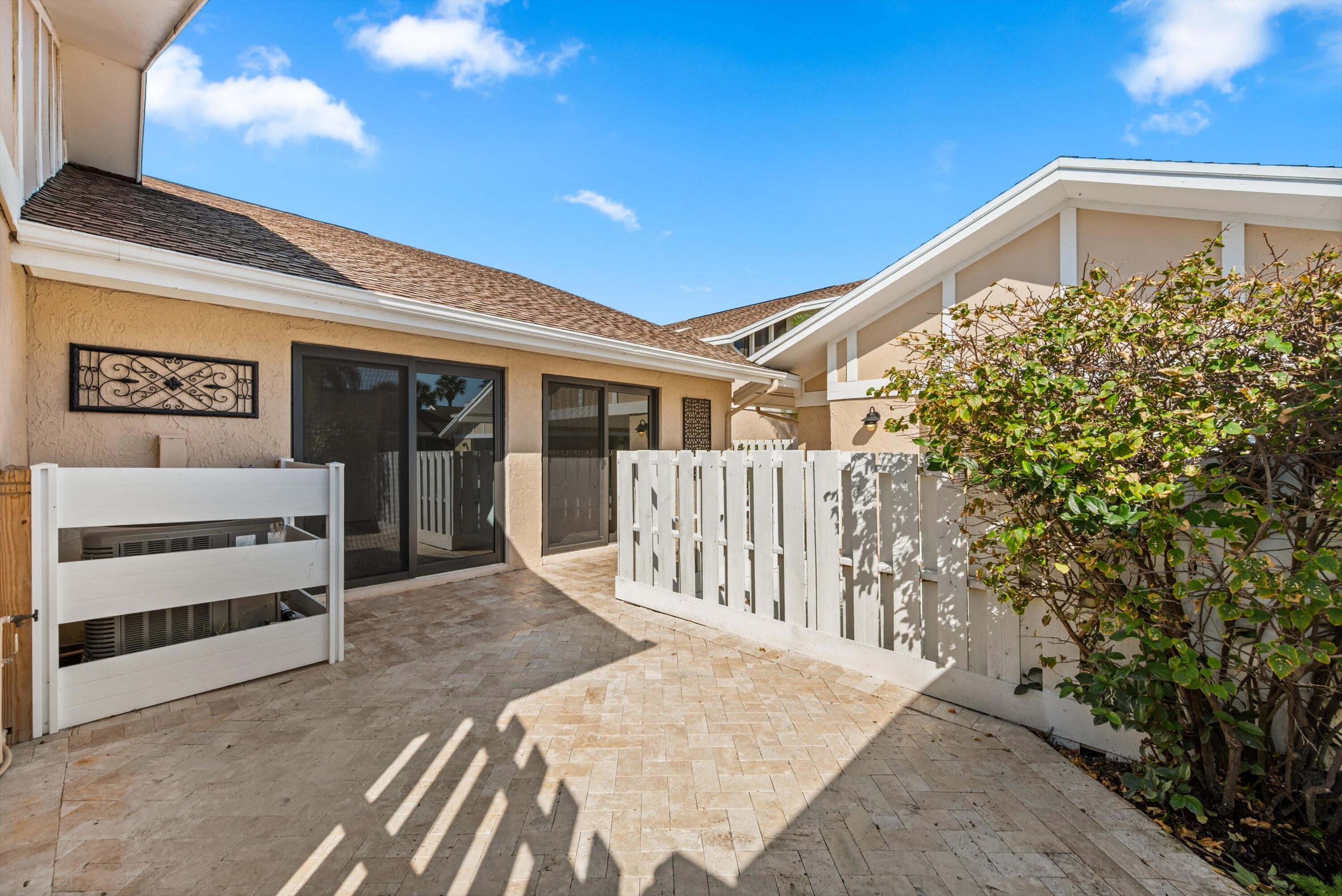 3733 Cape Pointe Circle Jupiter, FL 33477 - Photo 4 of 63 06-DSC_7273