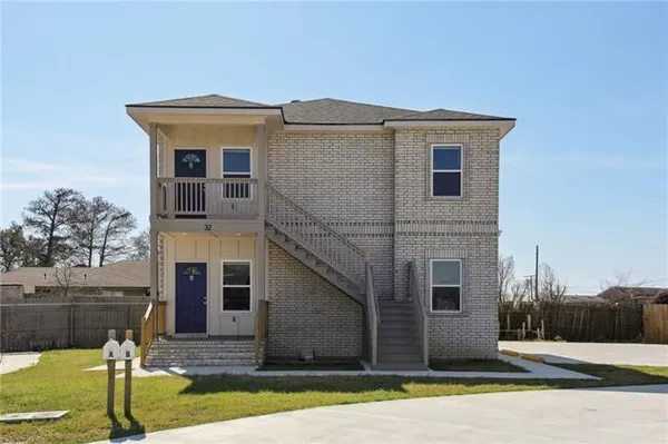 $1,850 | 32 Ashton Cox Drive, Unit A, Gretna, LA 70053