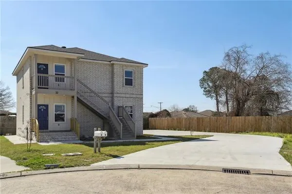 $1,850 | 32 Ashton Cox Drive, Unit A, Gretna, LA 70053