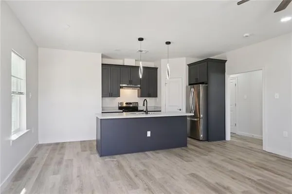 $1,850 | 32 Ashton Cox Drive, Unit A, Gretna, LA 70053