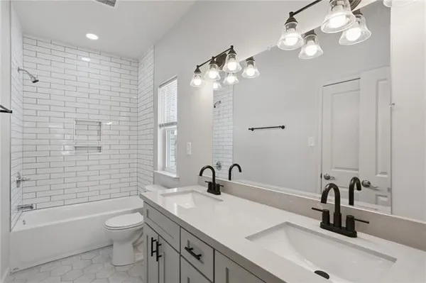 $1,850 | 32 Ashton Cox Drive, Unit A, Gretna, LA 70053