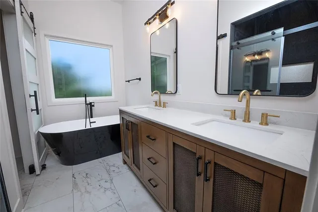 $480,000 | 3200 Junction Drive, Harrisonville, MO 64701