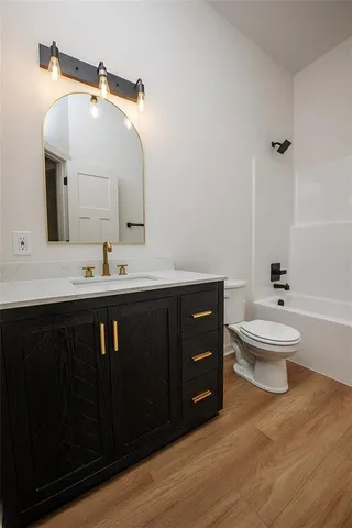 $475,000 | 3200 Junction Drive, Harrisonville, MO 64701