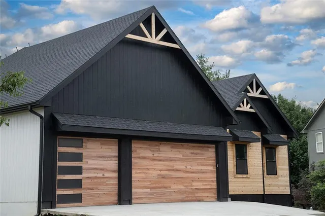 $475,000 | 3200 Junction Drive, Harrisonville, MO 64701