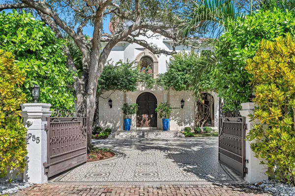 $25,000,000 | 4955 Southwest 83rd Street, Miami, FL 33143