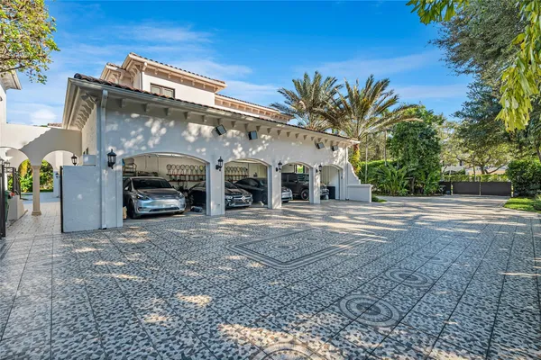 $25,000,000 | 4955 Southwest 83rd Street, Miami, FL 33143