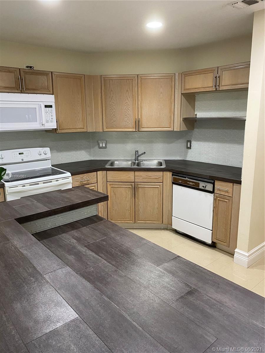 1435 Seabay Road Weston, FL 33326 - Photo 11 of 34 Gallery Image 11