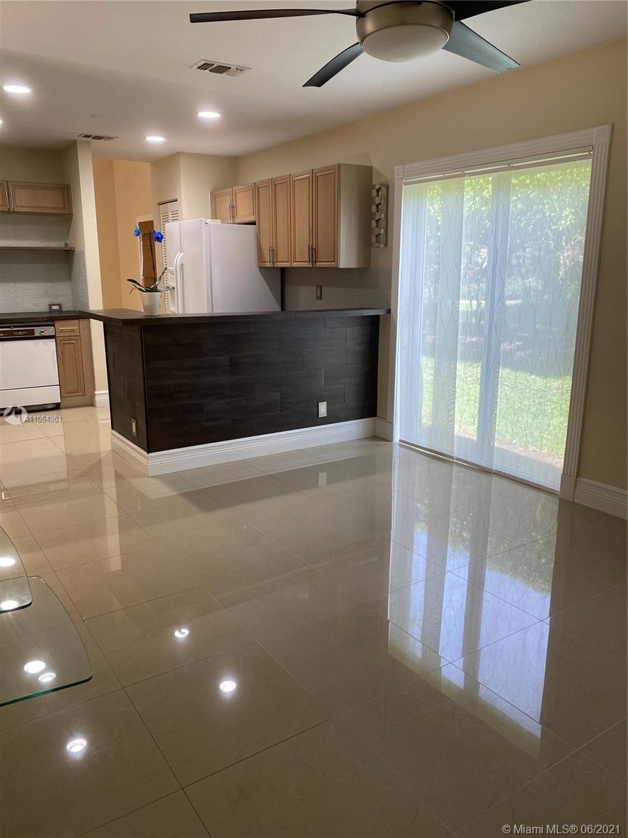 1435 Seabay Road Weston, FL 33326 - Photo 13 of 34 Gallery Image 13