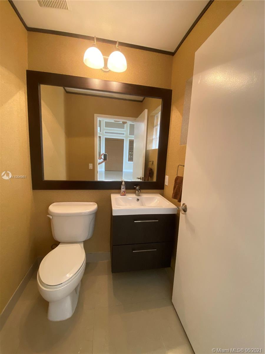 1435 Seabay Road Weston, FL 33326 - Photo 15 of 34 Gallery Image 15