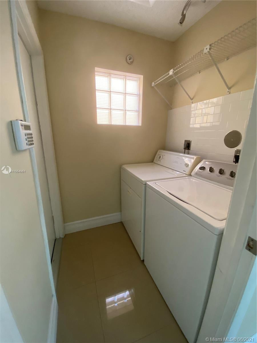 1435 Seabay Road Weston, FL 33326 - Photo 16 of 34 Gallery Image 16