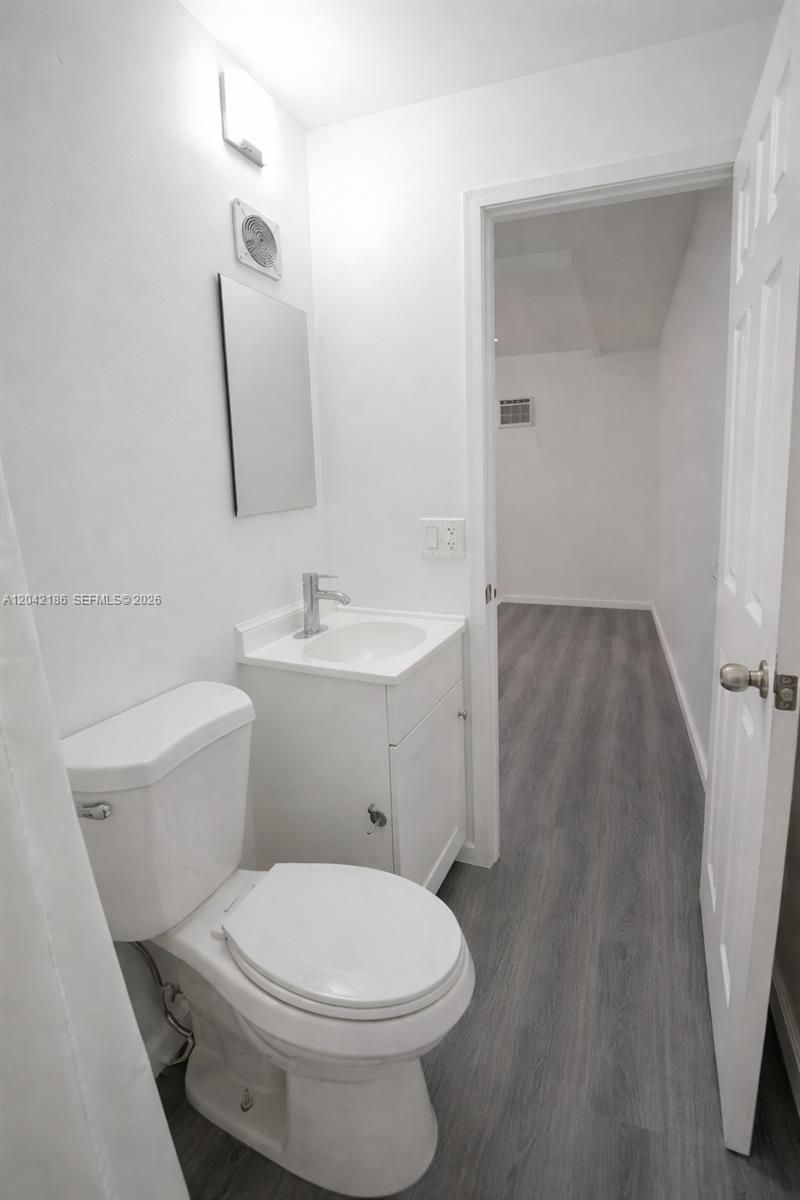 2260 Southwest 85th Way Davie, FL 33324 - Photo 13 of 37