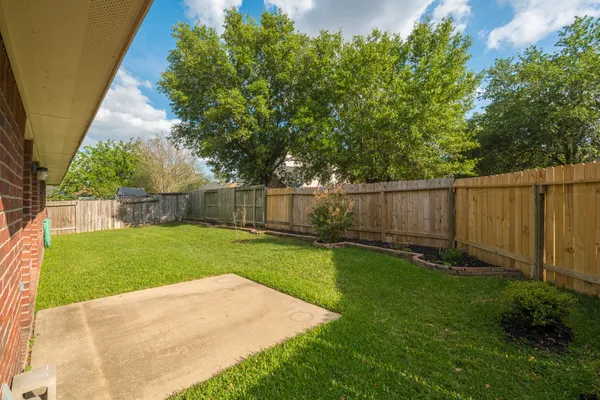 $2,500 | 6618 Trenton Lake Lane, Houston, TX 77041