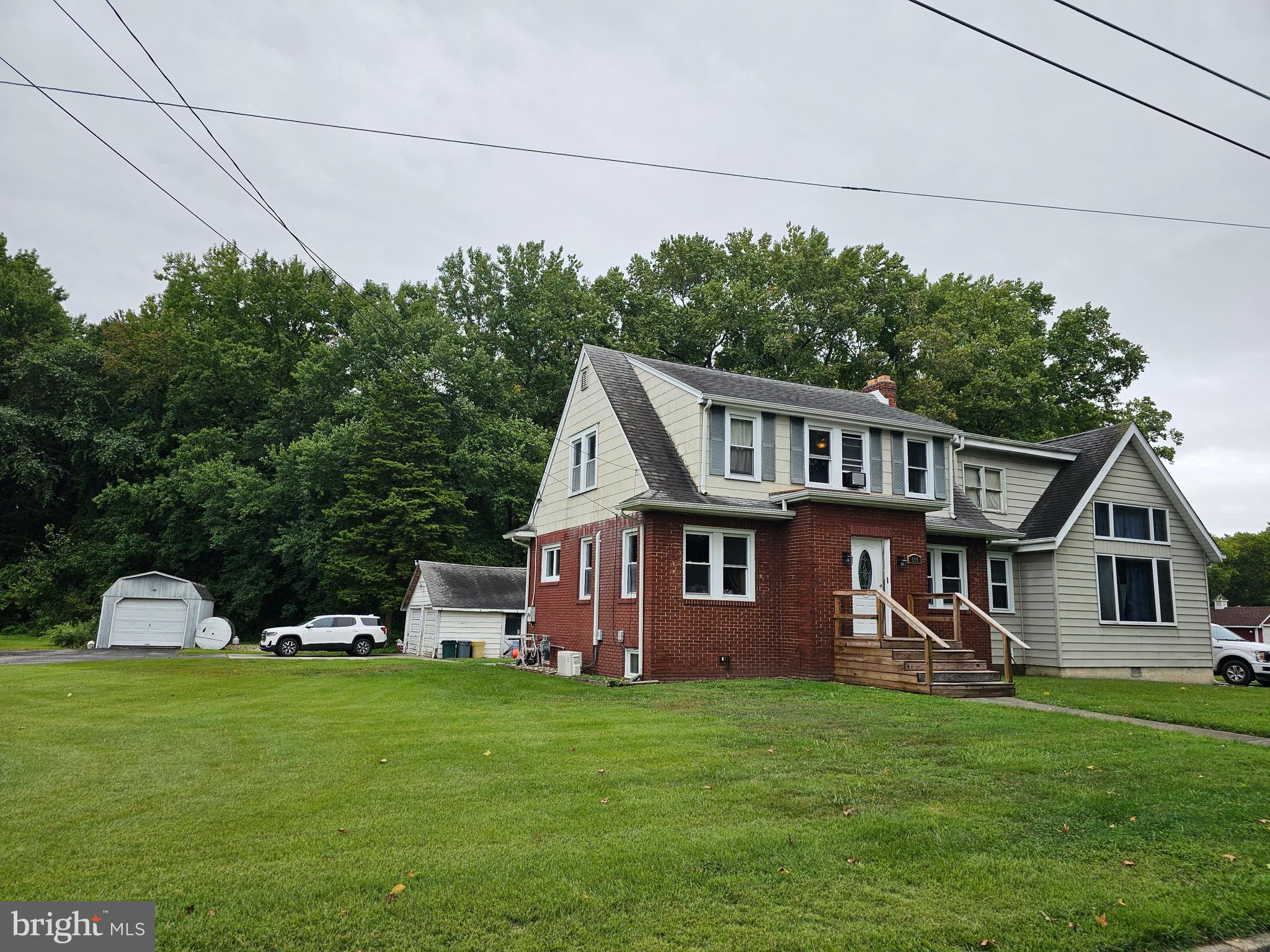 609 Cedar Crest Drive Carneys Point, NJ 08069 - Photo 2 of 36