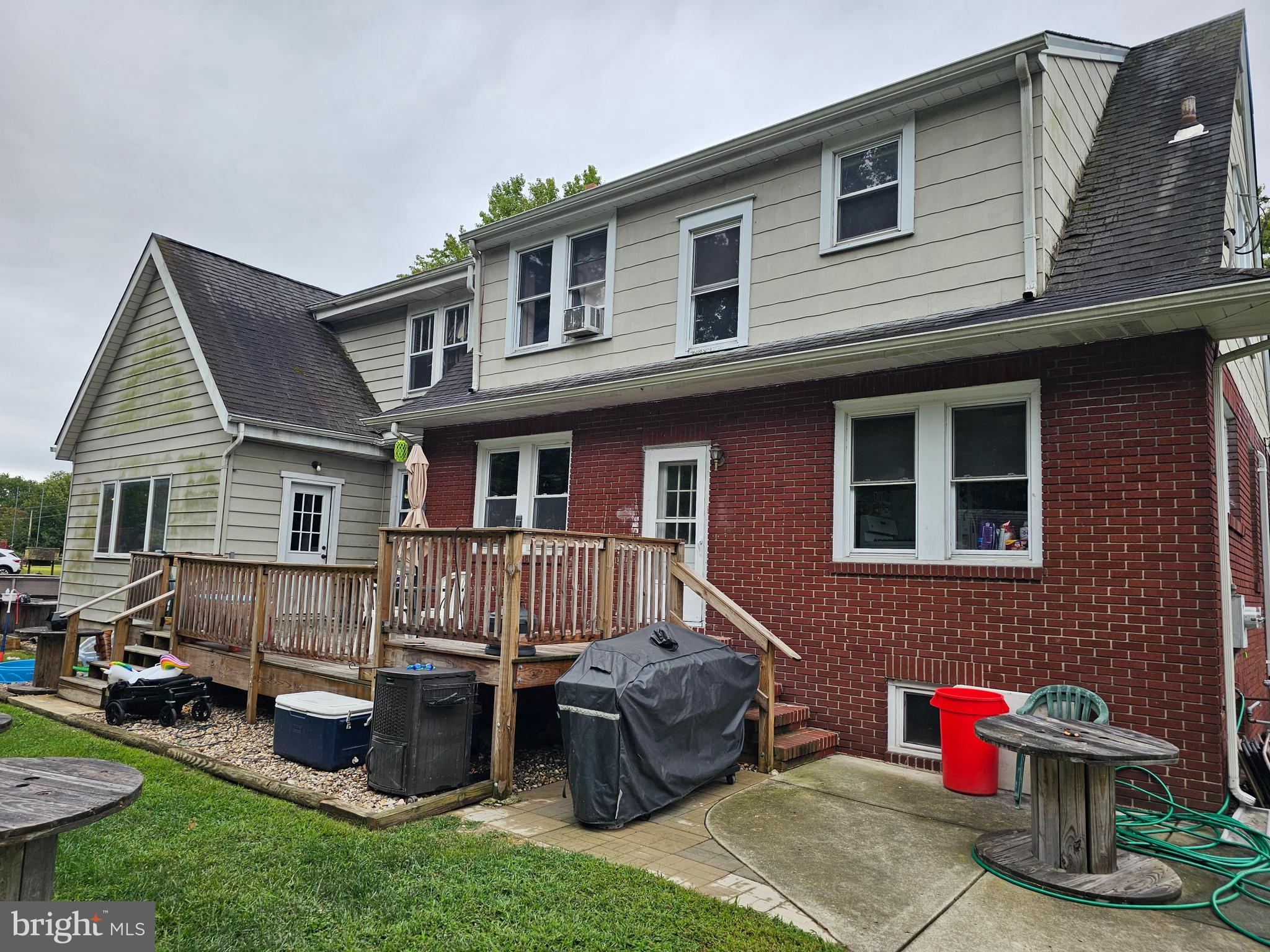 609 Cedar Crest Drive Carneys Point, NJ 08069 - Photo 4 of 36