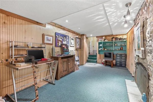$349,000 | 9600 Johnson Drive, Shawnee, KS 66203