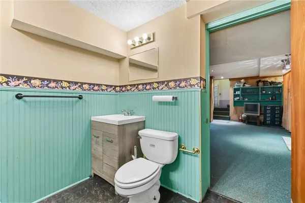 $349,000 | 9600 Johnson Drive, Shawnee, KS 66203