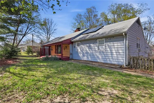 $349,000 | 9600 Johnson Drive, Shawnee, KS 66203