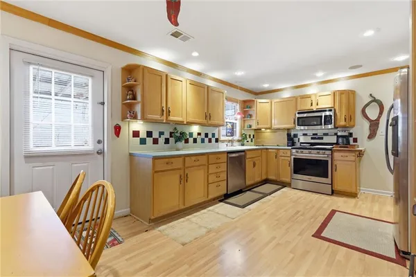 $349,000 | 9600 Johnson Drive, Shawnee, KS 66203