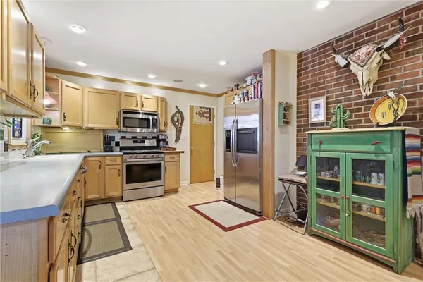 $349,000 | 9600 Johnson Drive, Shawnee, KS 66203