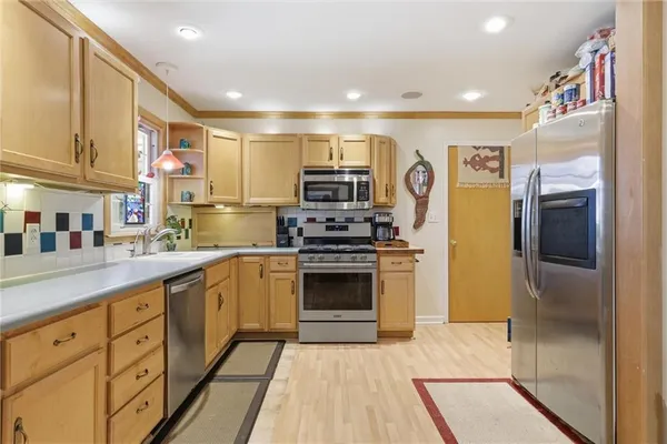 $349,000 | 9600 Johnson Drive, Shawnee, KS 66203