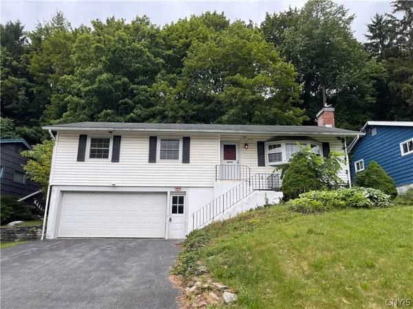 $2,200 | 504 Hillsboro Parkway, Syracuse, NY 13214